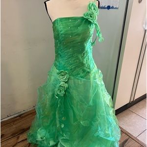 Green prom/formal dress